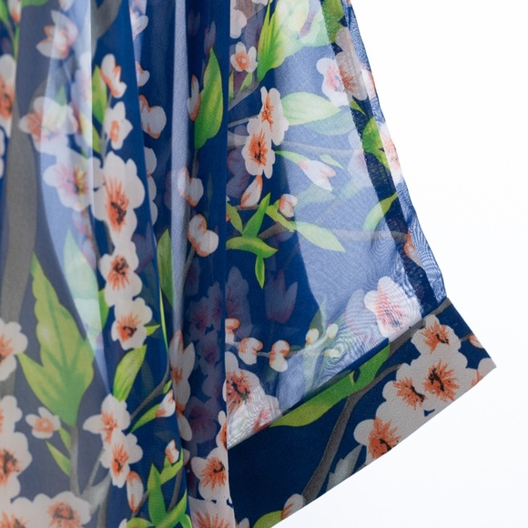 ⭐️LAST CHANCE⭐️ Olrain Blue Cherry Blossom Kimono - Picture 7 of 7